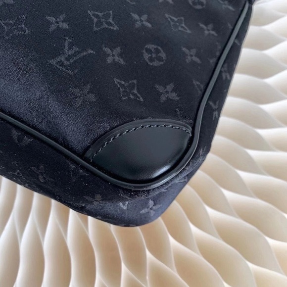 louis vuitton handbag limited edition - Picture 3 of 5